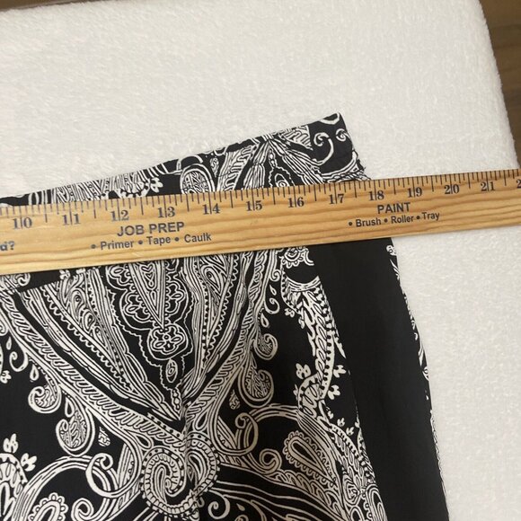 Chicos Paisley Tapered Ankle Pants Womens 2 US Large Black White Pull On - Picture 7 of 9